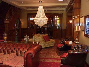 Estherea lobby