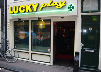 luckyplaycasino